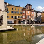Reggio Center Lovely