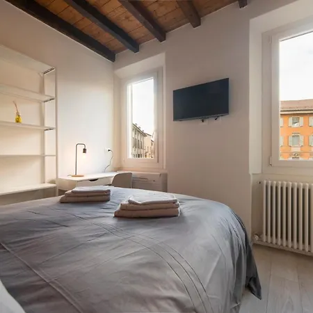 Reggio Center Lovely Guest house