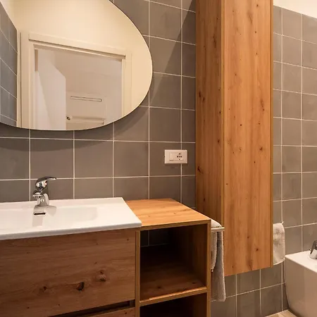Reggio Center Lovely Guest house